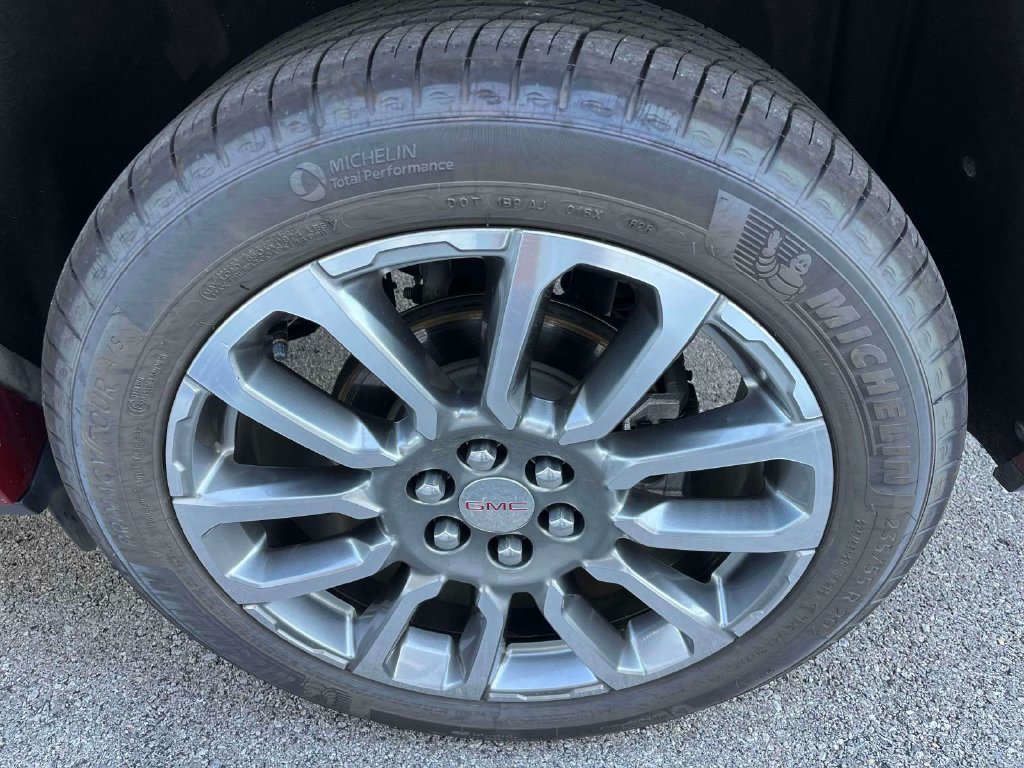 Certified 2020 GMC Acadia Denali w/ Technology Package FWD image 11