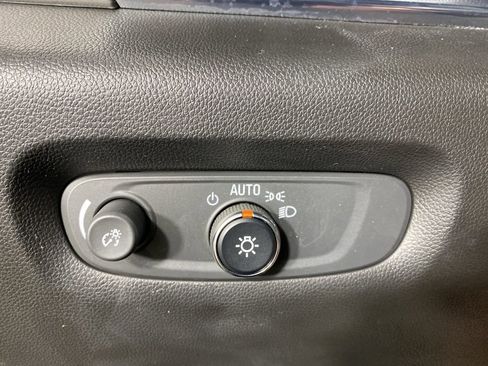Used 2023 Chevrolet Traverse LT AWD/4WD image 23