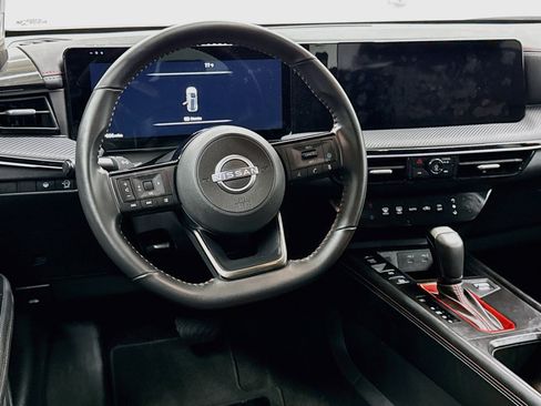 Used 2025 Nissan Kicks SR FWD image 18