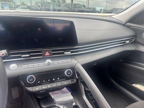 Certified 2023 Hyundai Elantra SEL w/ Convenience Package FWD image 11