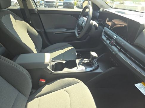 Certified 2026 Kia K4 FWD image 8
