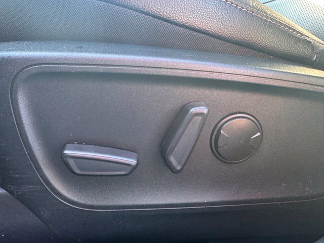 Used 2020 Ford Escape Titanium AWD/4WD image 16