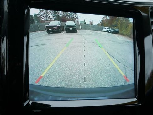 Used 2022 Jeep Cherokee Limited image 18