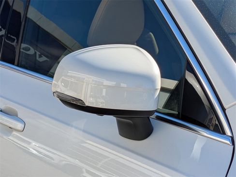 Certified 2024 Volvo XC90 B6 Ultimate w/ Lounge Package image 12