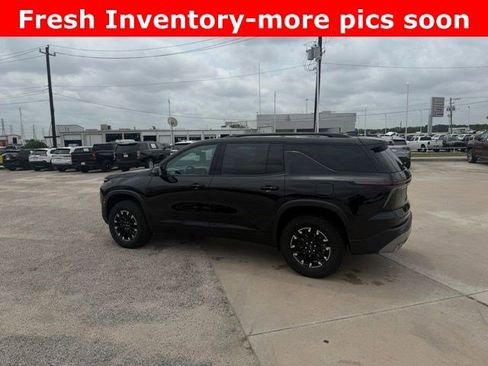 Used 2025 Chevrolet Traverse Z71 w/ Driver Confidence Package AWD/4WD image 5