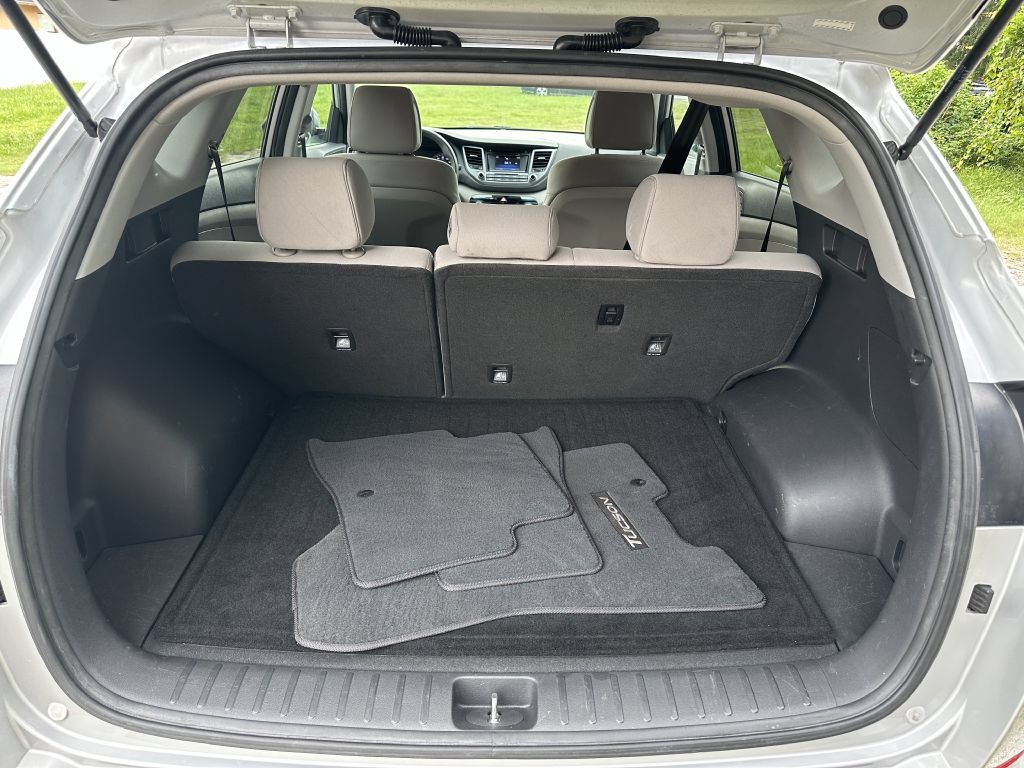 Used 2017 Hyundai Tucson SE w/ SE Popular Package 02 FWD image 14