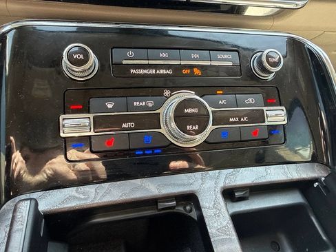Used 2018 Lincoln Navigator Select RWD image 14
