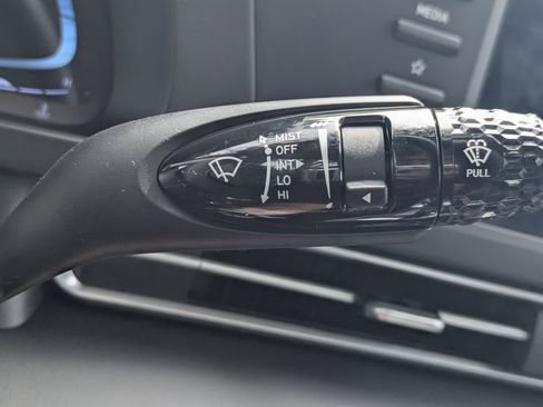 New 2026 Hyundai Elantra SE FWD image 25