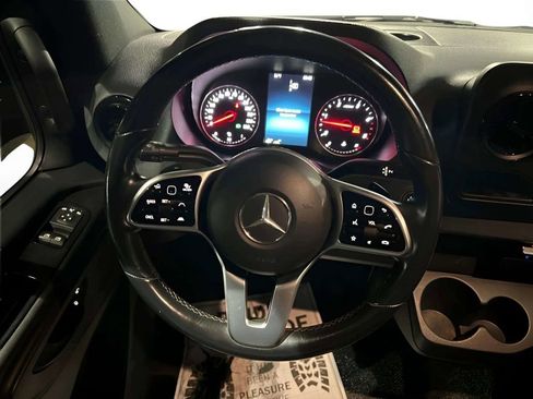Used 2021 Mercedes-Benz Sprinter 2500 image 19