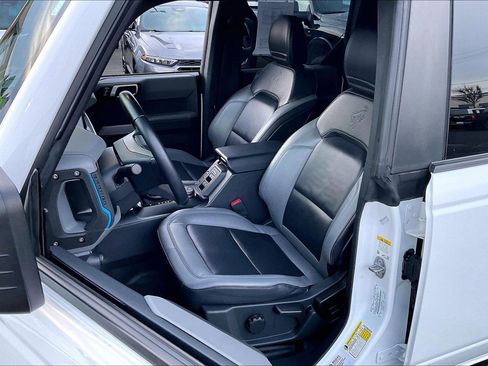 Used 2022 Ford Bronco Black Diamond image 24