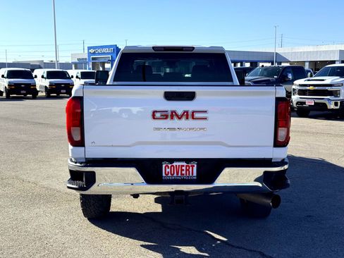 Used 2024 GMC Sierra 2500 Pro w/ Convenience Package image 8