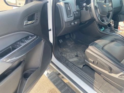 Used 2022 Chevrolet Colorado Z71 AWD/4WD image 13