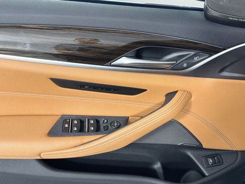 Certified 2023 BMW 540i w/ Premium Package image 17