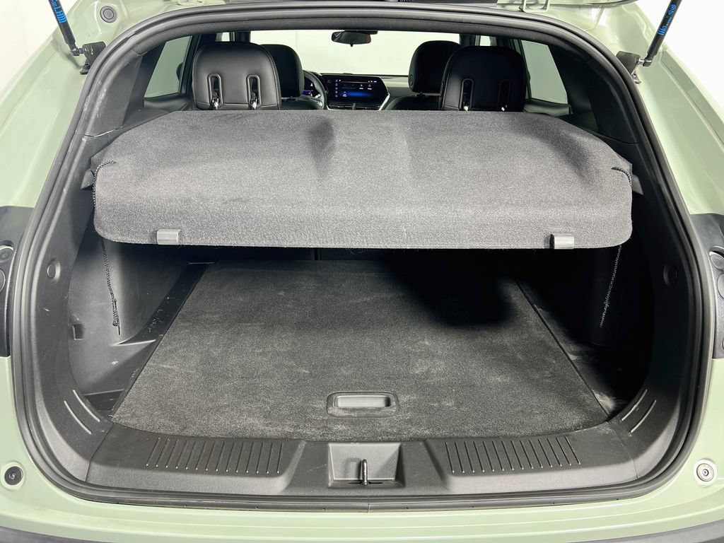 Used 2024 Chevrolet Trax RS w/ Sunroof Package FWD image 25