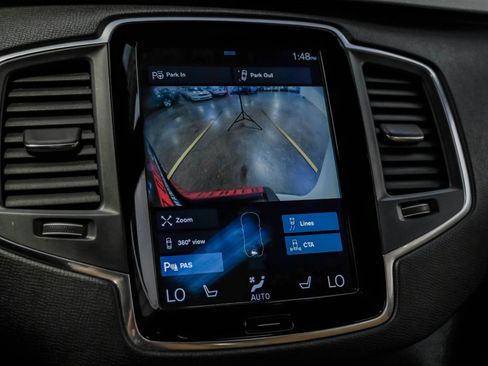 Used 2017 Volvo XC90 T6 Momentum w/ Vision Package image 18