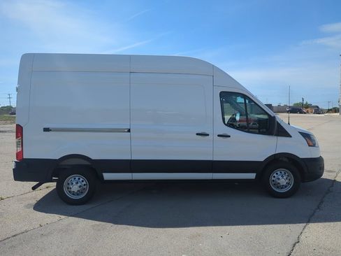 Used 2025 Ford Transit 250 148 High Roof AWD image 10