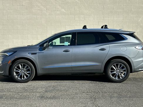 Used 2023 Buick Enclave Avenir w/ Avenir Technology Package image 7
