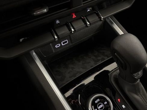 Used 2023 Chevrolet Colorado Trail Boss w/ Technology Package image 66