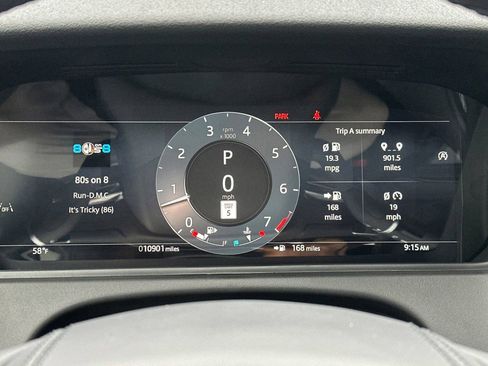 Certified 2025 Land Rover Range Rover Velar S AWD/4WD image 19
