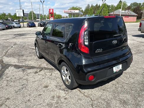 Used 2017 Kia Soul FWD image 4