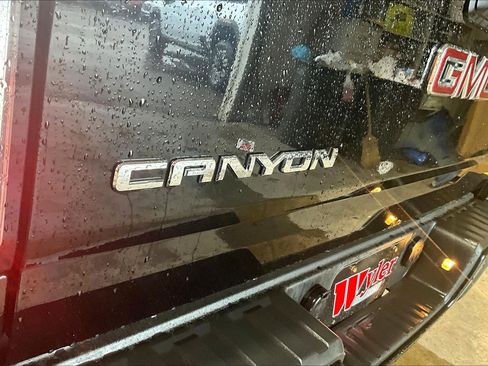 Used 2016 GMC Canyon SLE w/ All Terrain Package AWD/4WD image 25