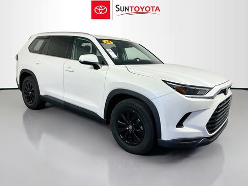 Used 2024 Toyota Grand Highlander FWD image 1