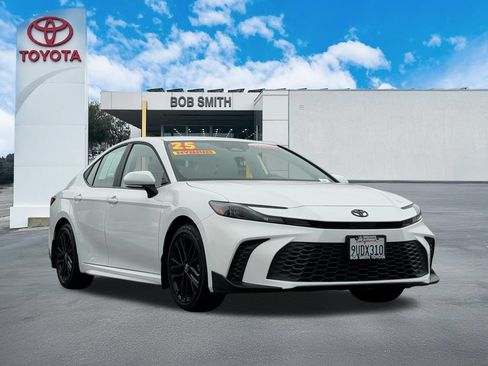 Certified 2025 Toyota Camry SE w/ Convenience Package FWD image 4