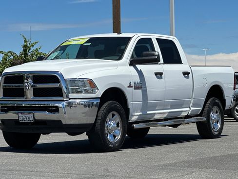 Used 2014 RAM 2500 Tradesman w/ Chrome Appearance Group AWD/4WD image 8