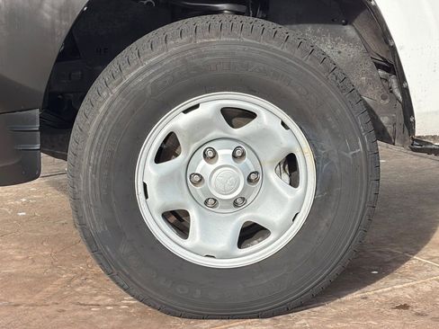 Certified 2022 Toyota Tacoma SR image 32