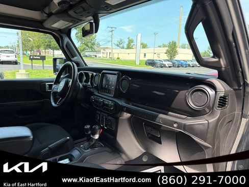 Used 2022 Jeep Wrangler Unlimited Sport AWD/4WD image 12