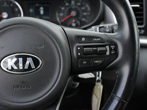 Used 2017 Kia Sorento FWD w/ LX Convenience Package image 6
