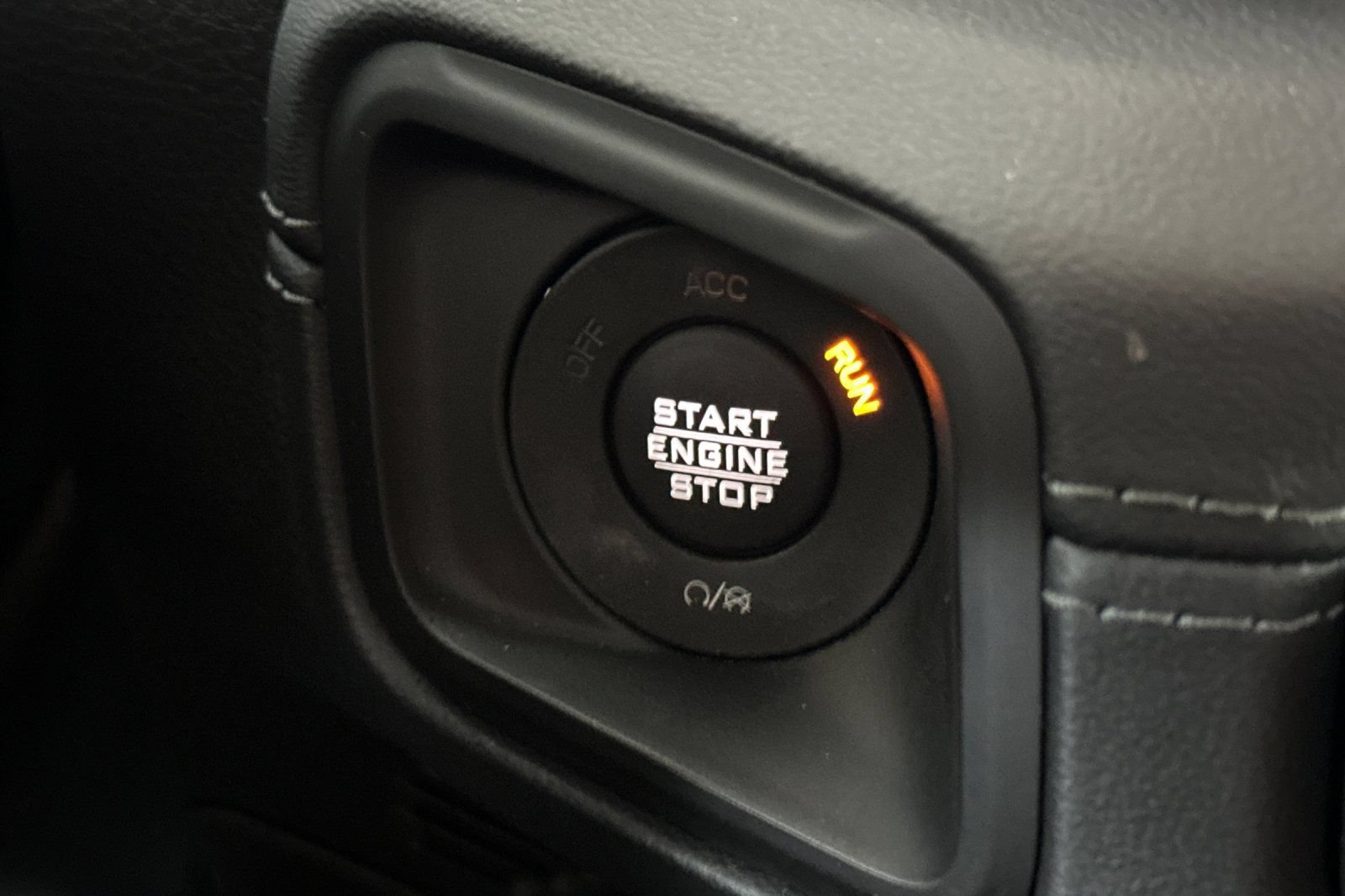 Used 2024 Jeep Wrangler Unlimited Sahara AWD/4WD image 21
