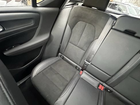 Used 2020 Volvo XC40 T5 R-Design image 6