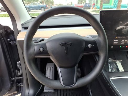 Used 2023 Tesla Model Y Long Range AWD/4WD image 19