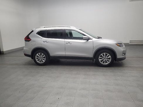 Used 2017 Nissan Rogue SV image 11