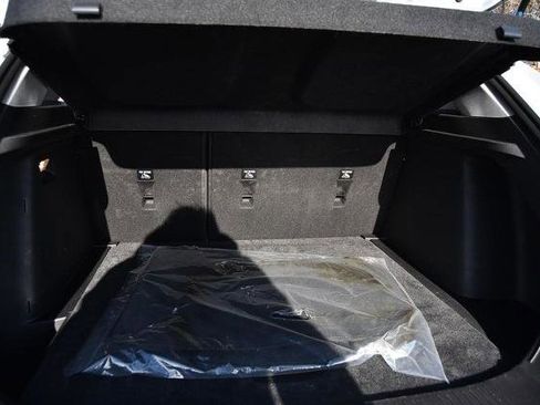 Used 2025 Chevrolet Trax LT w/ LT Convenience Package image 21