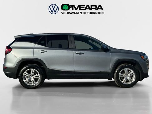 Used 2024 GMC Terrain SLE image 6