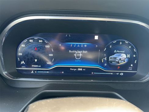 Used 2022 Chevrolet Tahoe LT w/ Luxury Package AWD/4WD image 3