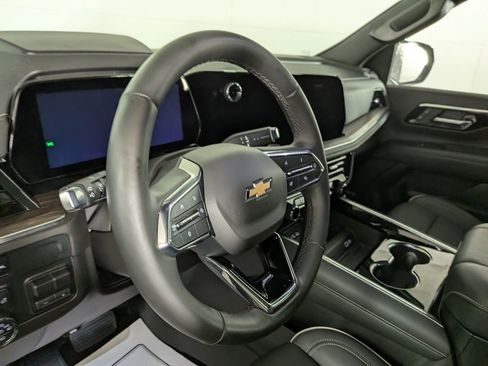 Used 2025 Chevrolet Tahoe Premier AWD/4WD image 21