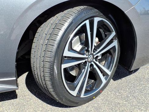 Certified 2023 Nissan Sentra SR w/ SR Premium Package FWD image 8