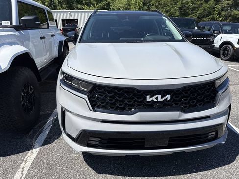 Used 2023 Kia Sorento SX AWD/4WD image 3