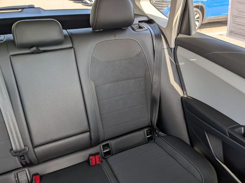 Certified 2023 Volkswagen Taos SE w/ Panoramic Sunroof Package AWD/4WD image 14