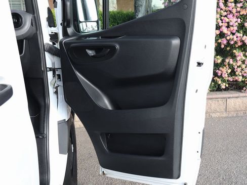Used 2025 Mercedes-Benz Sprinter 2500 image 34