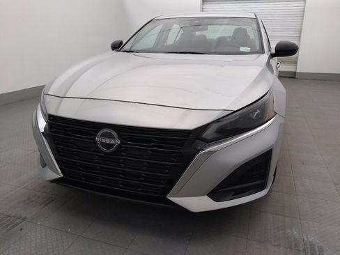 Used 2024 Nissan Altima 2.5 SV FWD image 15