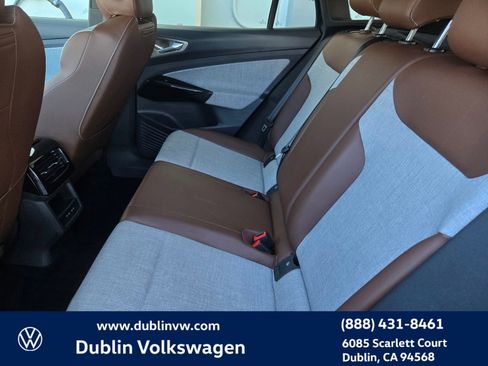Used 2023 Volkswagen ID.4 Pro image 12