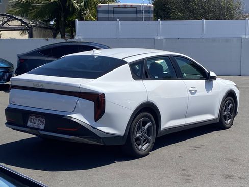 Used 2025 Kia K4 LXS image 3