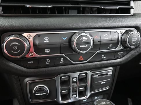 New 2026 Jeep Gladiator Sport image 17