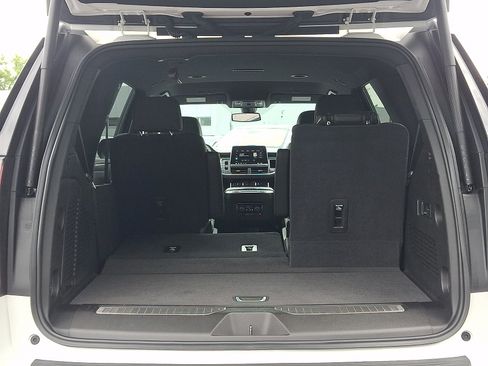 Used 2021 Chevrolet Tahoe Premier AWD/4WD image 28