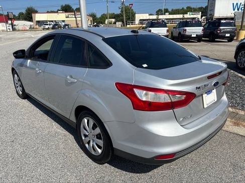 Used 2012 Ford Focus SE FWD image 6