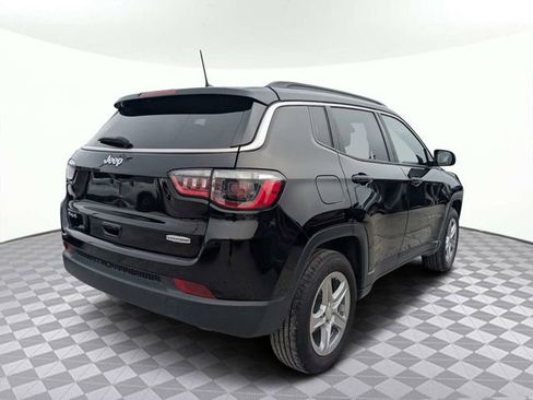 Used 2024 Jeep Compass Latitude AWD/4WD image 3